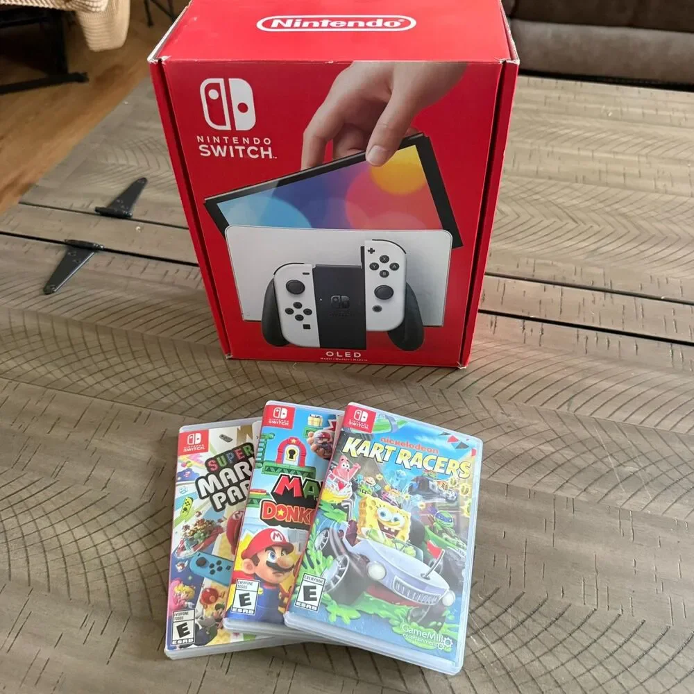 Nintendo Switch OLED Bundle White – Less Than 5 Hours Played + 3 Games + Box